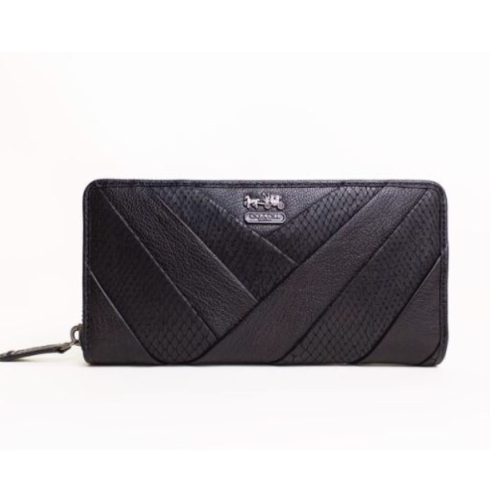🖤 Coach Madison diagonal leather zippy
